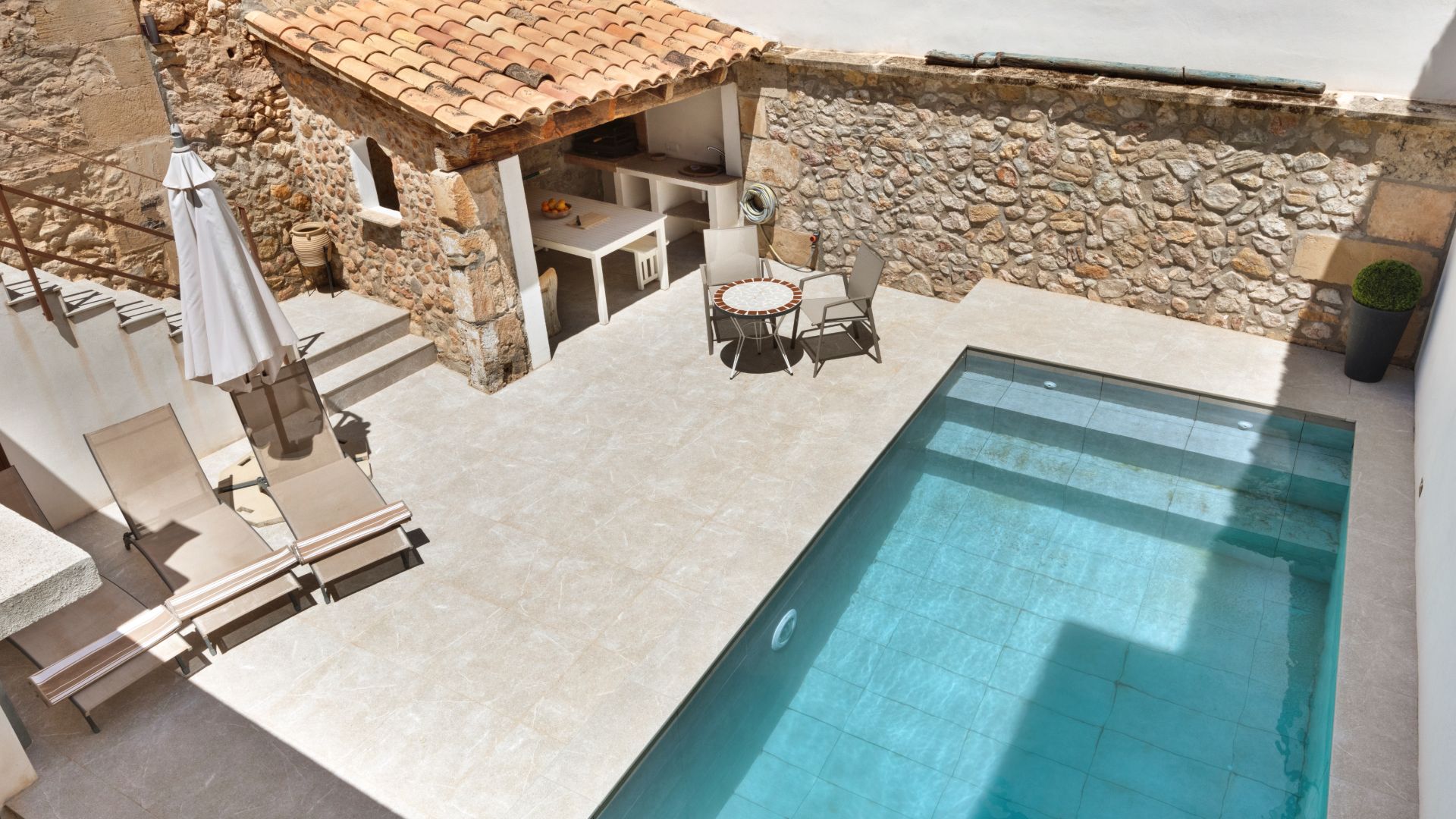 Townhouse_pollensa_Mallorca_3bed_swimming_pool_Ca_Na_Rieres